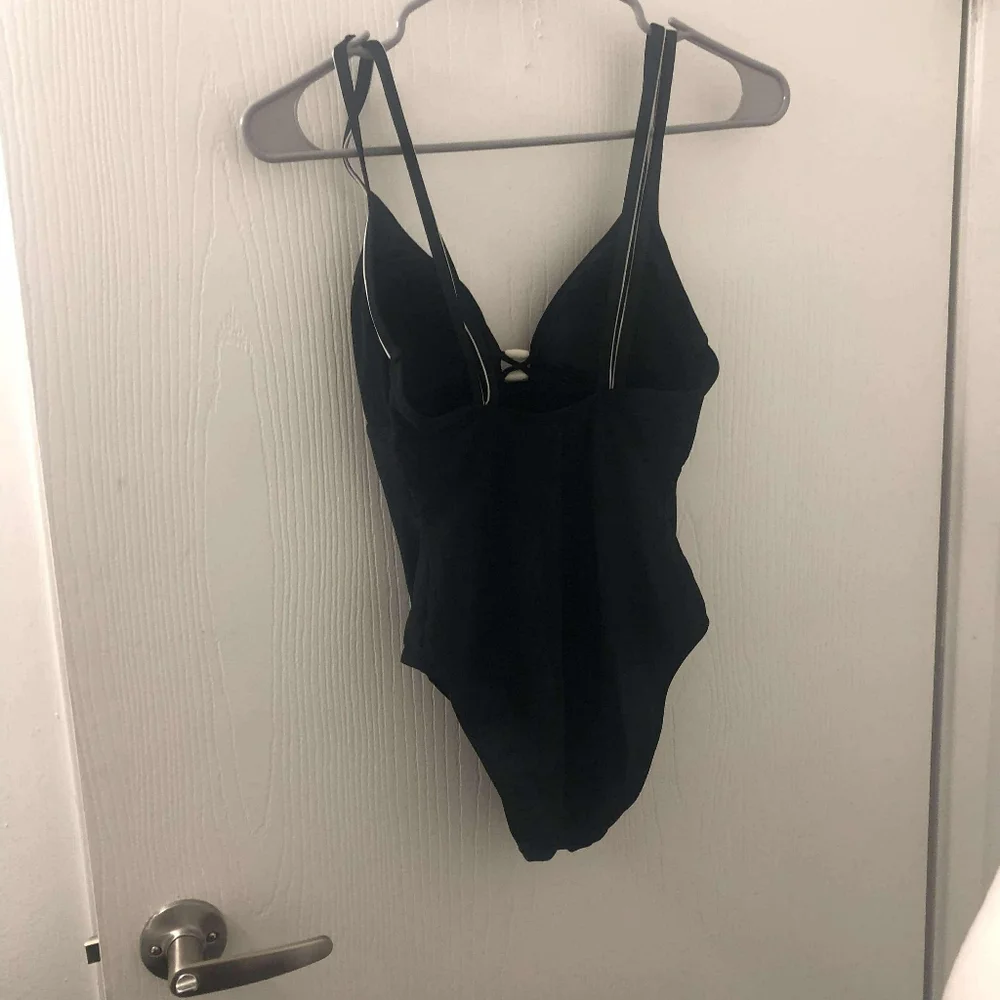 Profile by Gottex Contrast Trim High Leg Swimsuit Sz 6